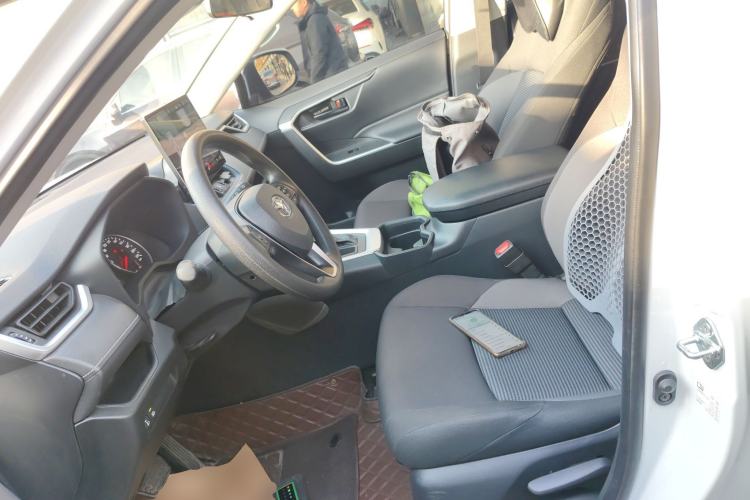 Used Toyota Wildlander 2024 2.0L CVT Two-Wheel Drive Leading Edition
