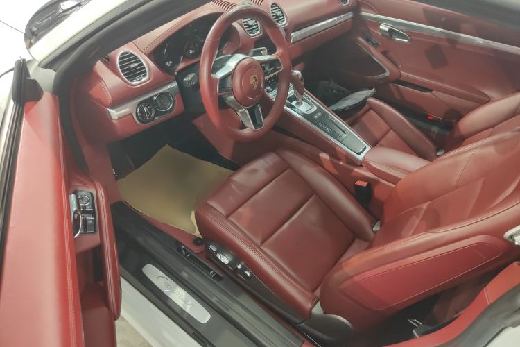 Used Porsche 718 2016 Cayman 2.0T
