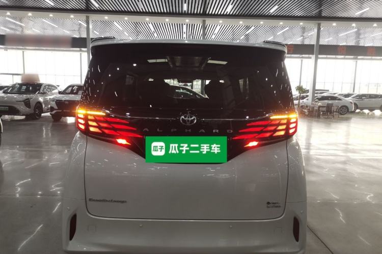 Used Toyota Alphard 2024 Dual-Engine 2.5L Deluxe Edition
