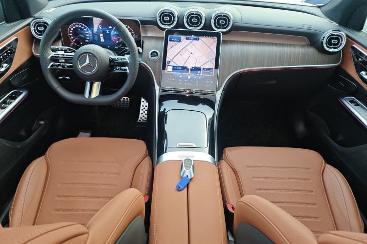 Used Mercedes-Benz GLC 2025 Refreshed GLC 300 L 4MATIC Dynamic Version 5 Seats
