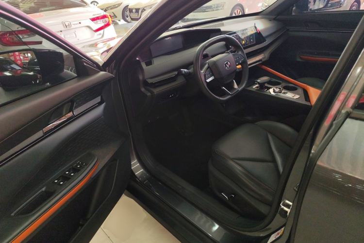 Used Changan UNI-V 2022 1.5T Prestige Version
