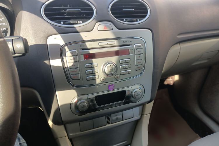 Used Ford Focus 2013 Hatchback Classic 1.8L Manual Fashion Edition
