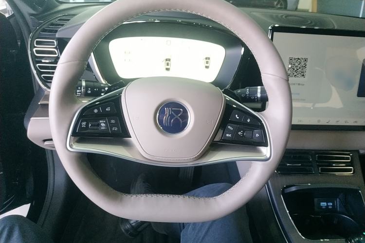 Used BYD Han 2025 EV with 701 km of Laser Radar-Enabled Intelligent Driving
