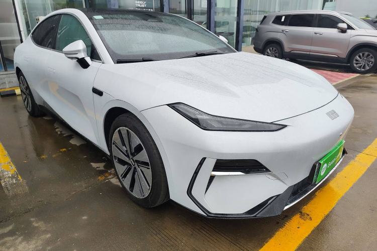 Used  E8 2024 665 km Range Rear-Drive Starship Long-Range Version
