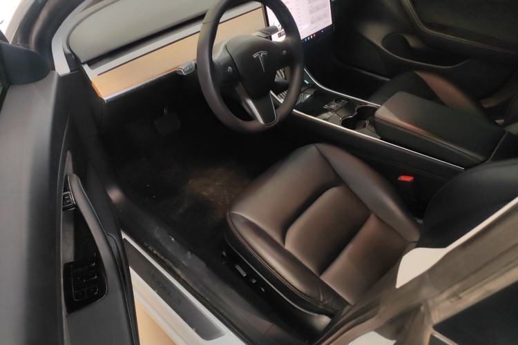 Used Tesla Model 3 2019 Long-Range All-Wheel-Drive Version
