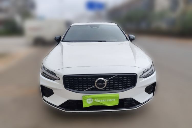 Used Volvo S60 2025 B4 Zhiyuan Sport Edition

