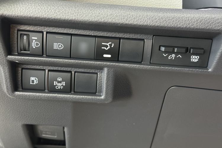 Used Toyota Granvia 2024 2.5L Hybrid Comfort Edition