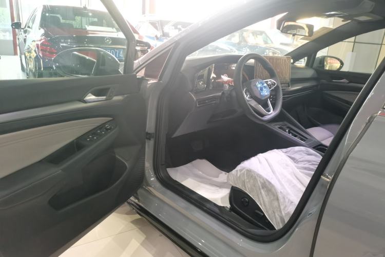 Used Volkswagen Golf 2025 Facelift 300TSI R-Line