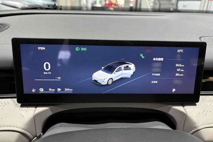 Used  Galaxy 8 2025 130km EM-i Deluxe Edition
