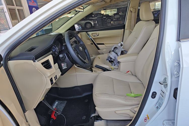 Used Toyota Corolla 2016 Dual-Engine 1.8L E-CVT Elite Edition
