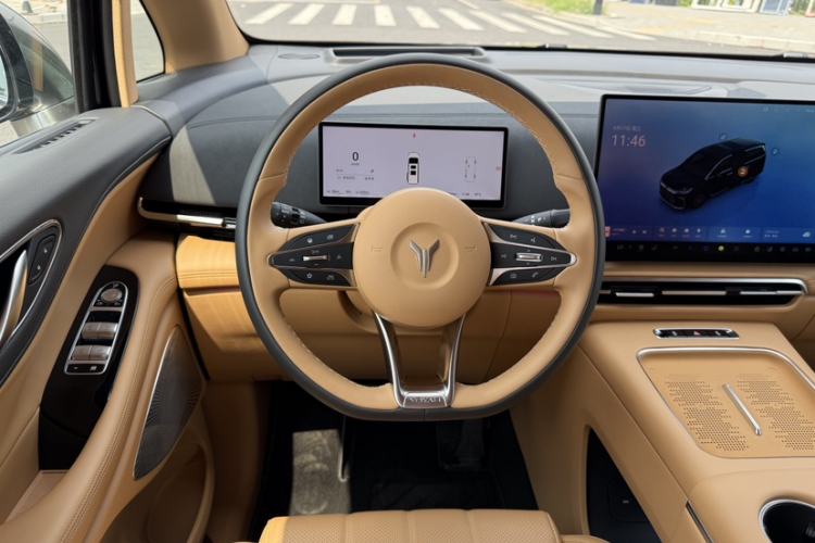 Used VOYAH Dream 2025 PHEV Four-Wheel Drive Prestige Kunpeng Edition