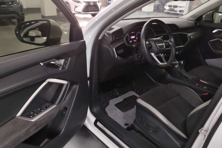 Used Audi Q3 2019 35 TFSI Advanced Dynamic Edition
