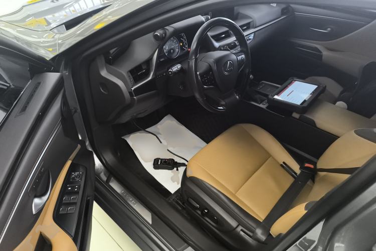 Used Lexus ES 2020 200 Luxury Edition
