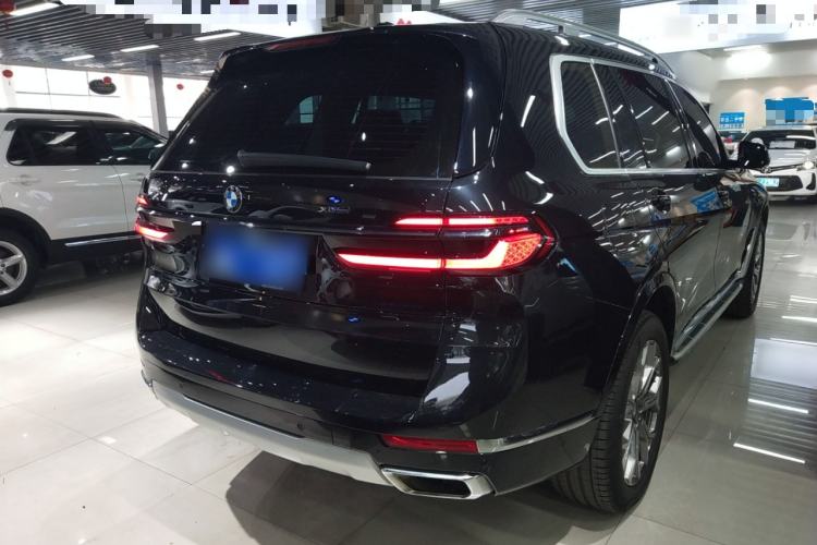 Used BMW X7 2024 xDrive40i Luxury Package – Leading Model
