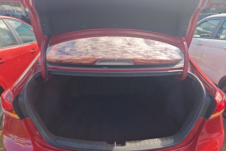 Used Hyundai Elantra 2016 1.6L Automatic ZhiXuan – Elite Version
