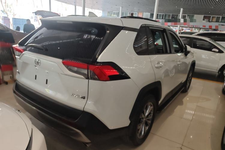 Used Toyota RAV4 2023 2.0L CVT Two-Wheel Drive Fashion Plus Edition
