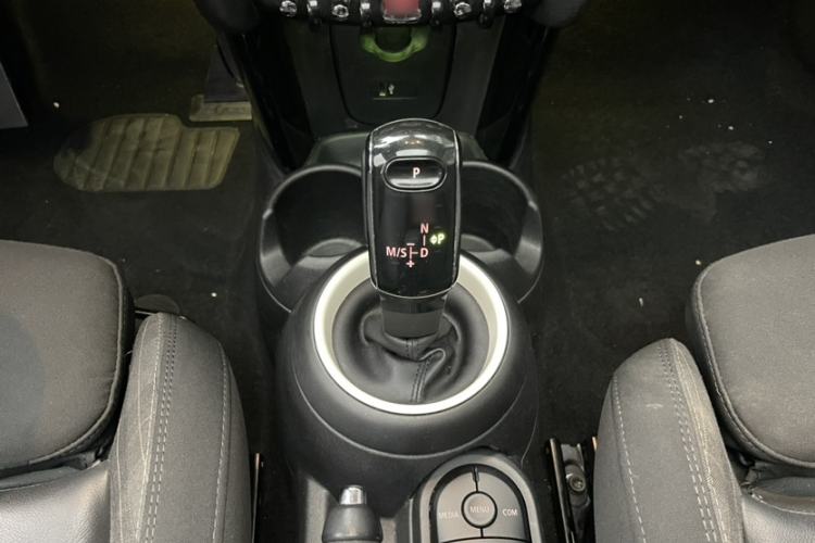 Used  MINI 2018 1.5T COOPER Classic Edition Five-Door Version
