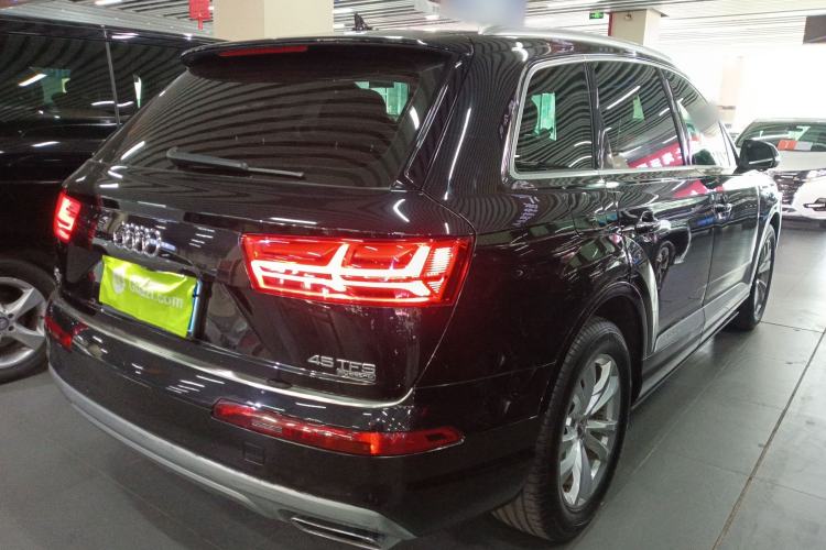 Used Audi Q7 2018 40 TFSI Comfort Model
