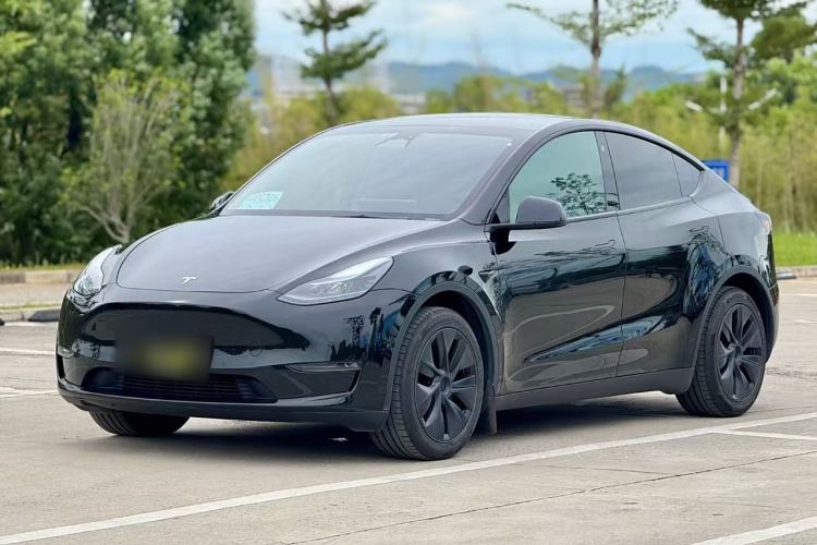 Used Tesla Model Y 2023 Long-Range All-Wheel-Drive Version
