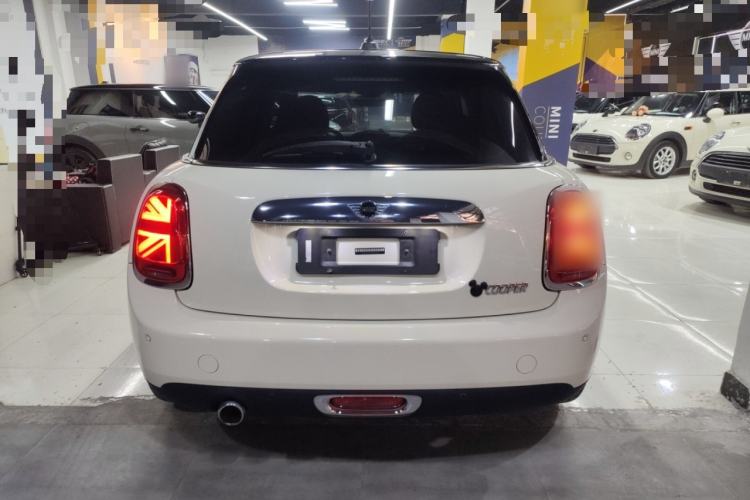 Used  MINI 2018 1.5T COOPER Racing Edition Five-Door Version
