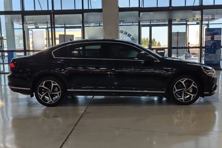 Used Volkswagen Magotan 2023 2 Million Units Commemorative Edition 330TSI DSG Luxury Version
