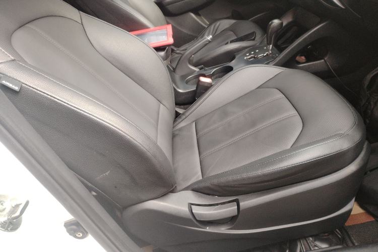 Used Hyundai ix35 2013 2.0L Automatic Two-Wheel Drive Smart GLS China IV Standard
