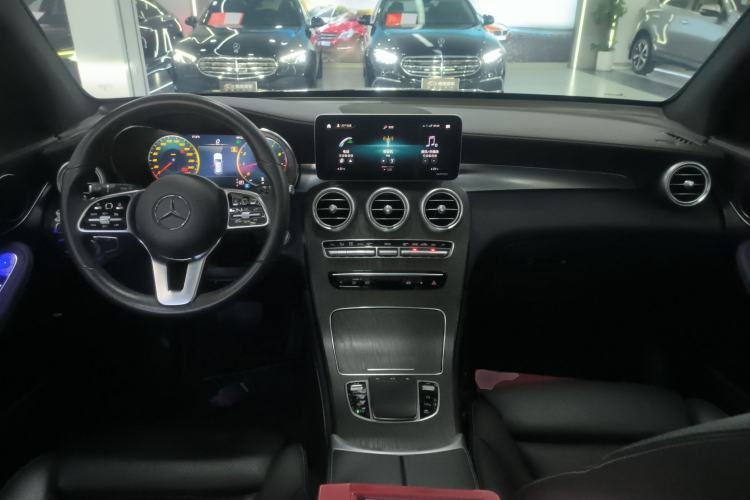 Used Mercedes-Benz GLC 2020 Facelift GLC 260 L 4MATIC Luxury Edition
