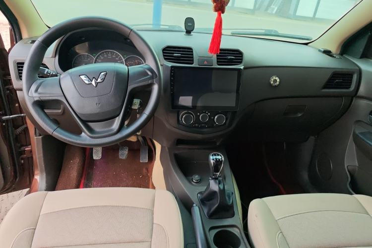 Used Wuling Hongguang 2014 1.5L S Standard Version
