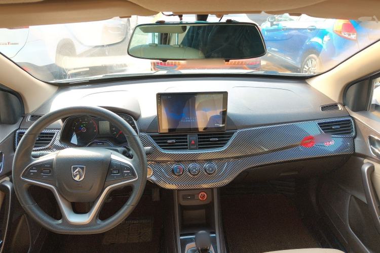 Used Baojun 310W 2017 1.5L Manual Fashion Edition China VI
