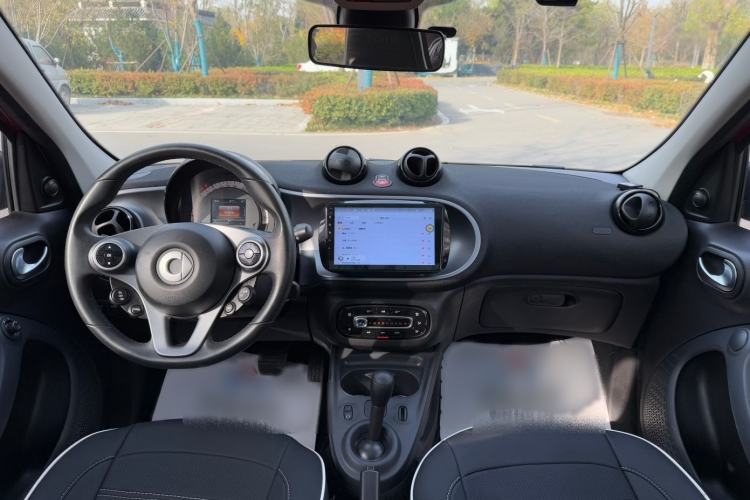 Used  forfour 2016 1.0L 52 kW Passion Edition
