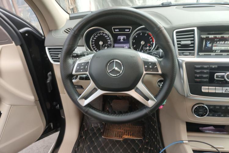 Used Mercedes-Benz GL-Class 2014 GL 400 4MATIC Dynamic Model
