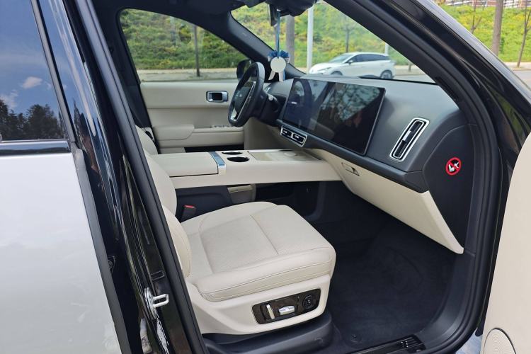 Used Li Auto L9 2022 Max model
