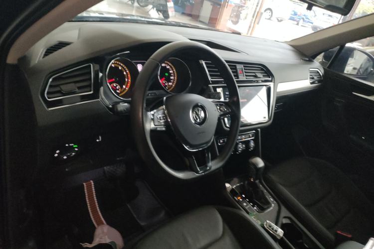 Used Volkswagen Tiguan L 2019 Updated Version 330TSI Automatic Two-Wheel Drive Panoramic Comfort Edition China VI Standard