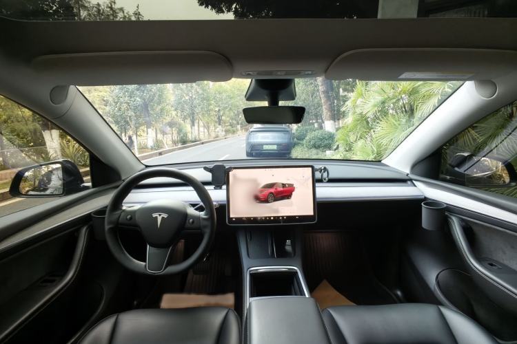 Used Tesla Model Y 2023 Long-Range All-Wheel-Drive Version