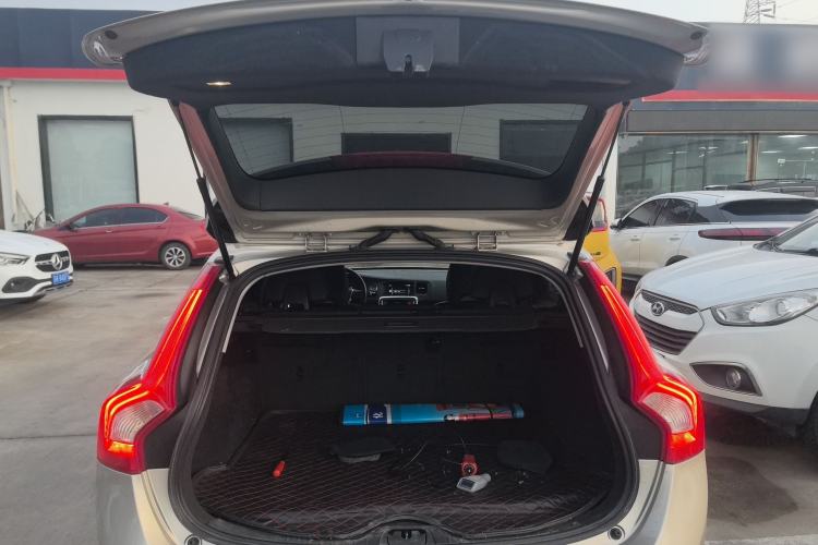 Used Volvo V60 2017 T5 Zhiyi Edition China V Standard