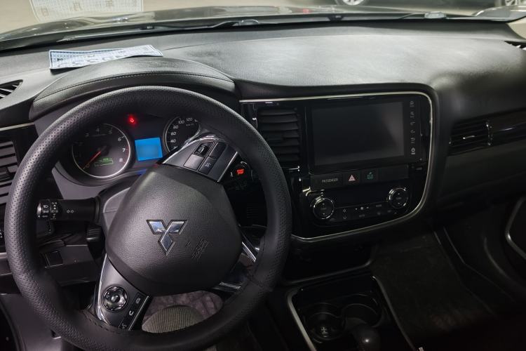 Used Mitsubishi Outlander 2018 2.0L Two-Wheel Drive Glory Edition 5 Seats