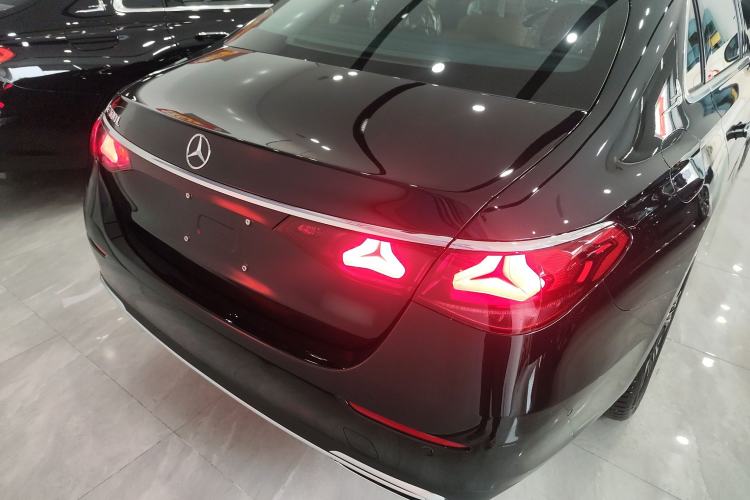 Used Mercedes-Benz E-Class 2025 Facelift E 300 L Luxury Edition
