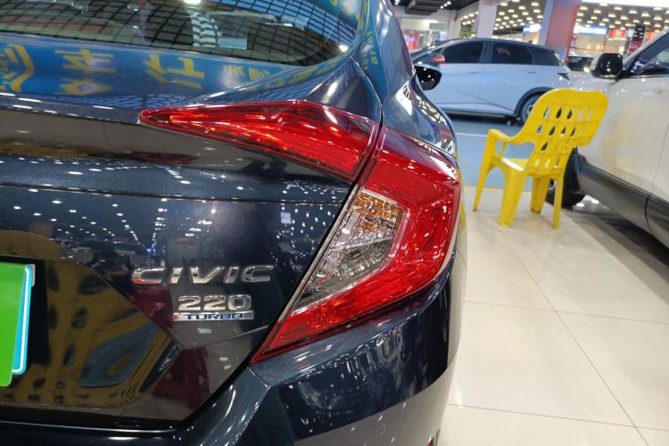 Used Honda Civic 2016 220TURBO CVT Luxury Edition
