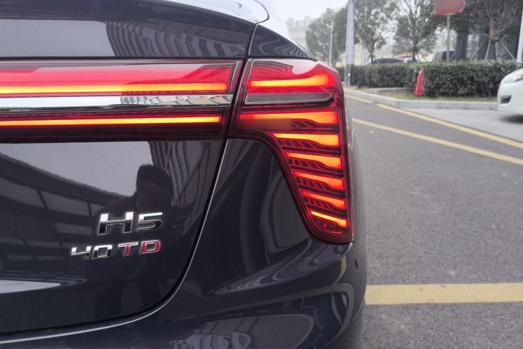 Used Hongqi H5 2024 2.0T Automatic Smart Connect Flagship Edition
