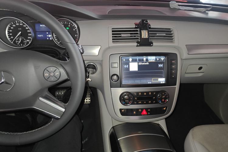 Used Mercedes-Benz R-Class 2014 R 320 4MATIC Business Model