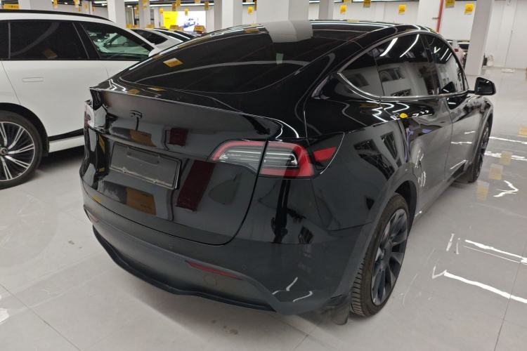 Used Tesla Model Y 2023 Long-Range All-Wheel-Drive Version