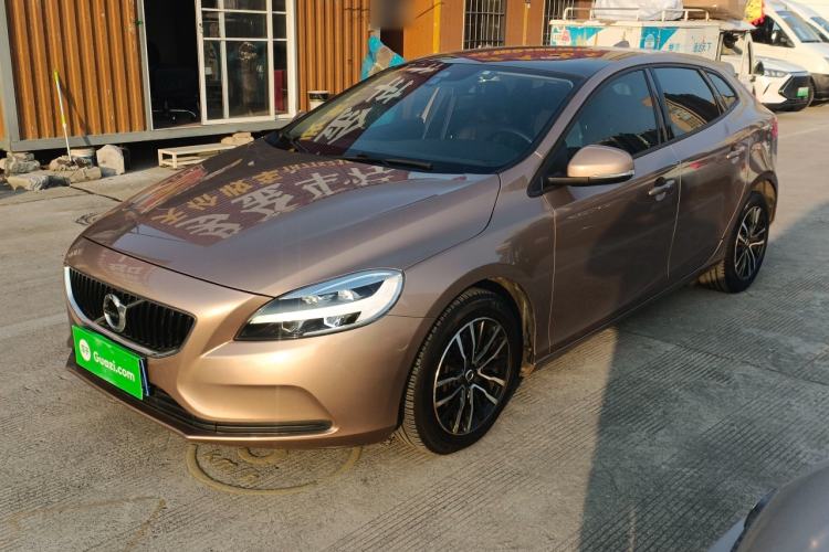 Used Volvo V40 2017 T3 Zhiyi Edition
