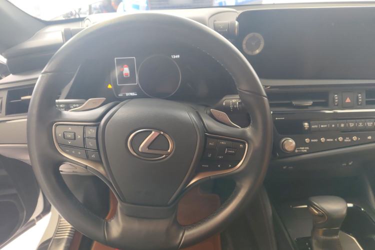 Used Lexus ES 2022 200 Excellence Edition
