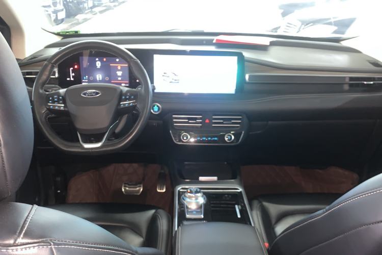 Used Ford Edge 2021 PLUS EcoBoost 245 Two-Wheel-Drive Titanium 7-Seater
