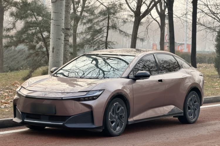 Used Toyota bZ3 2023 616 km Long-Range Premium