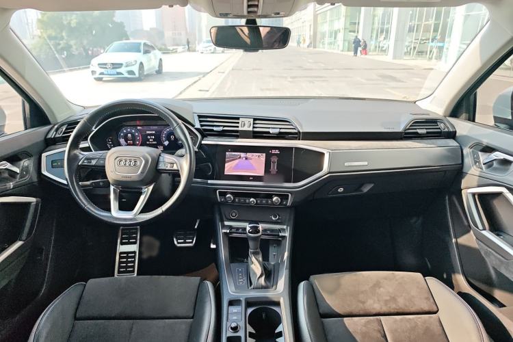 Used Audi Q3 2021 40 TFSI Fashion Dynamic Model
