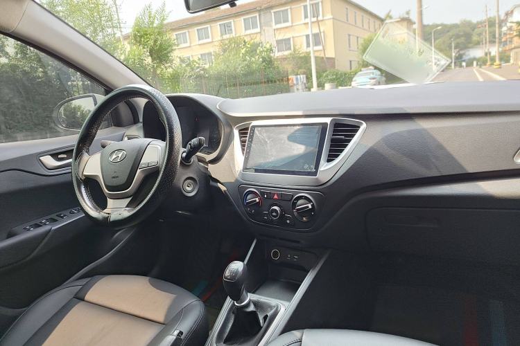 Used Hyundai Verna 2016 1.4L Manual Cool Edition GLS
