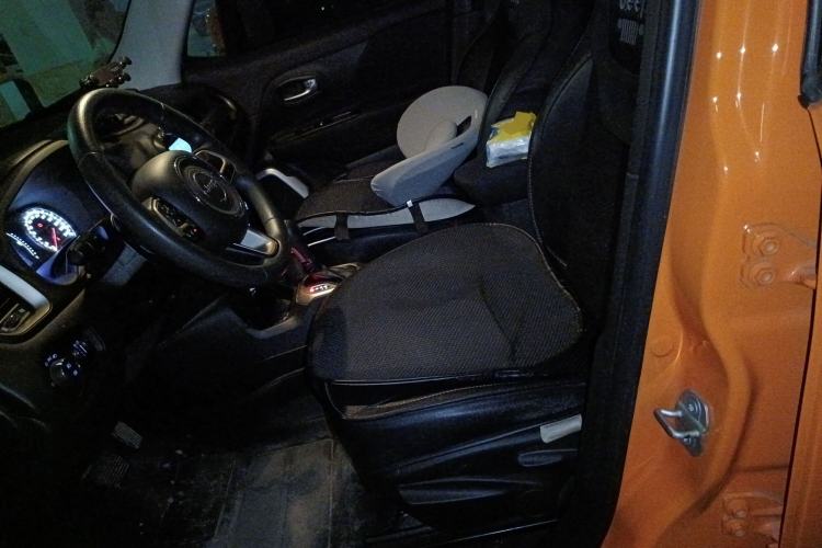 Used  Renegade 2018 Connected Large Screen Version 180T Automatic High-Energy Edition