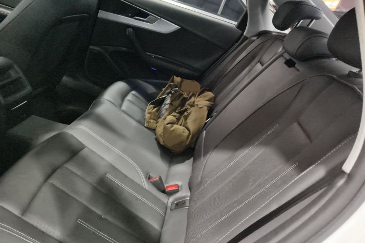 Used Audi A4L 2020 40 TFSI Fashionable and Elegant Model
