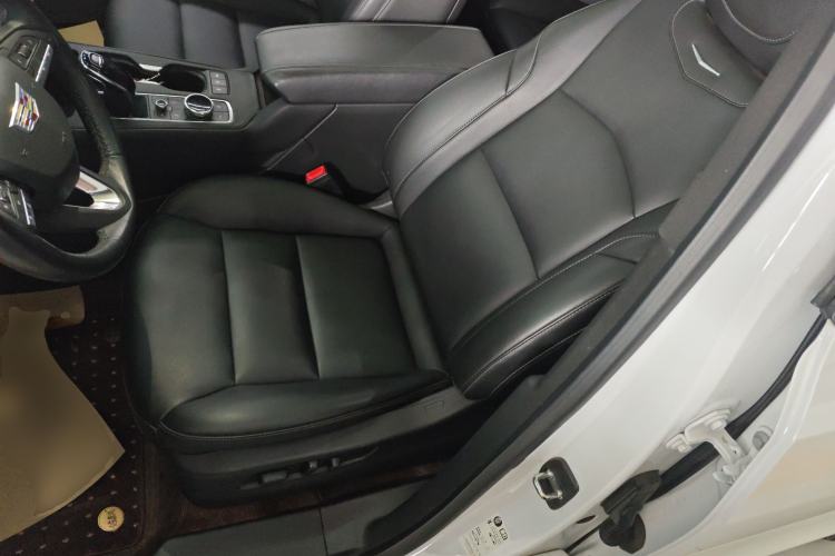 Used Cadillac XT4 2022 28T Two-Wheel-Drive Luxury Version
